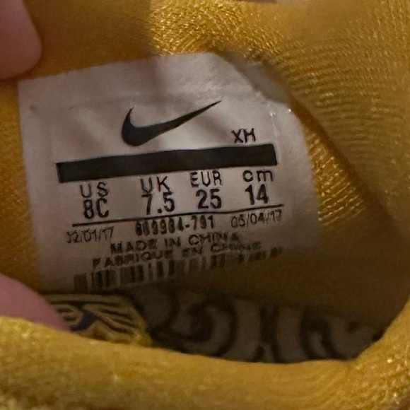 Nike Kyrie Irving 3 III Mac and Cheese Toddler Kids Size 8 Shoes - Picture 7 of 7